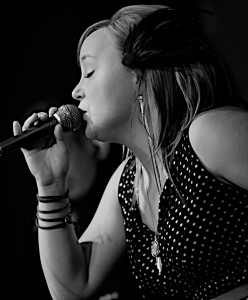Samantha Martin 300 dpi singing